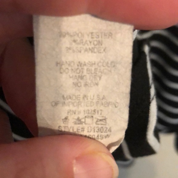 Soprano Sleeveless Dress - Picture 4 of 4